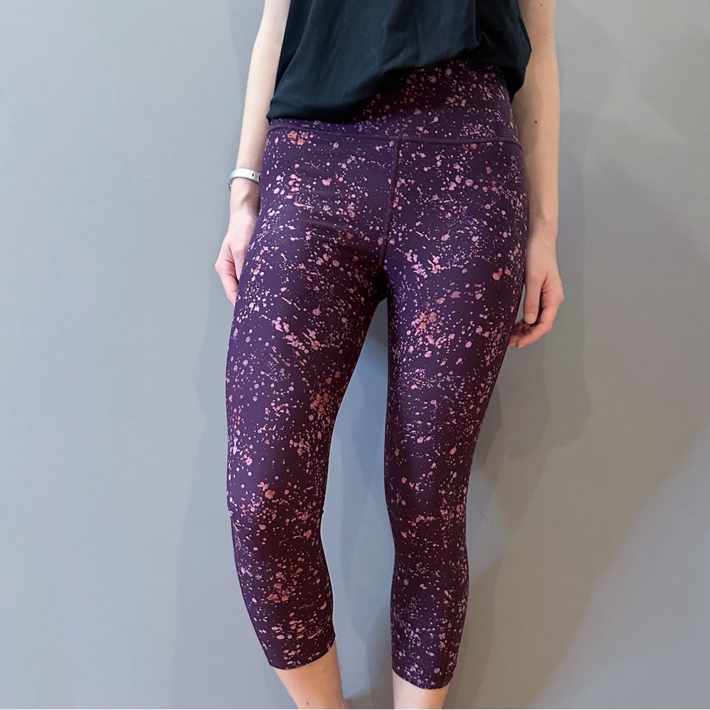 ATHLETA purple splatter paint Salutations Stash Pocket capris, M.